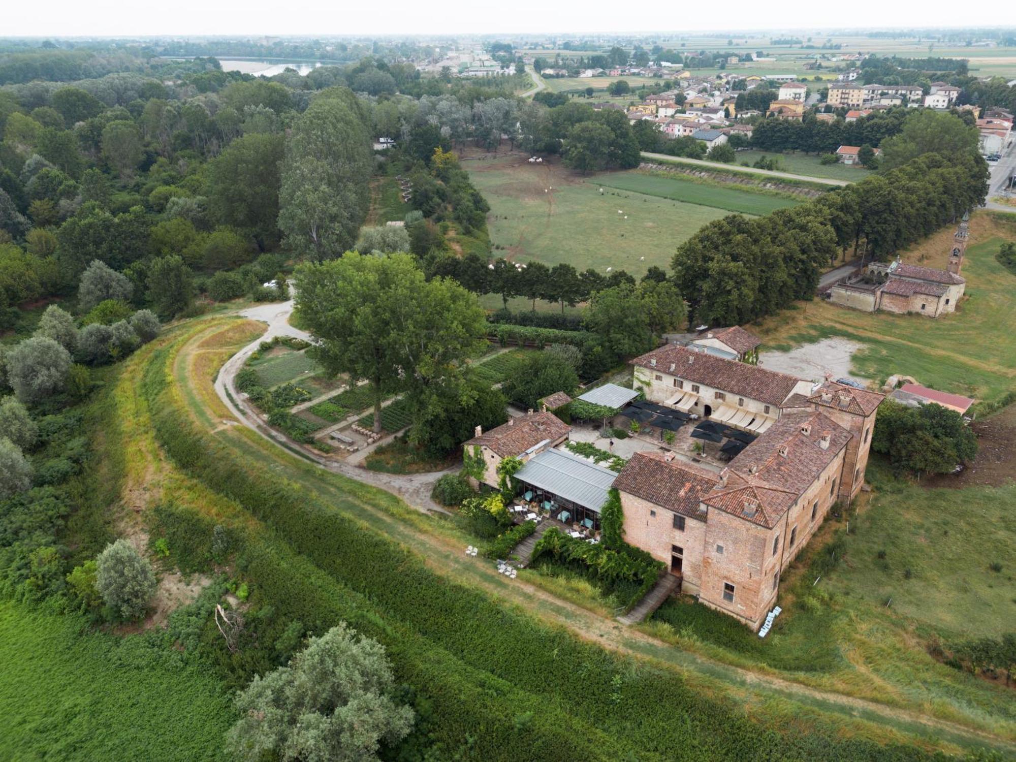 Antica Corte Pallavicina Relais Polesine Parmense Exterior photo