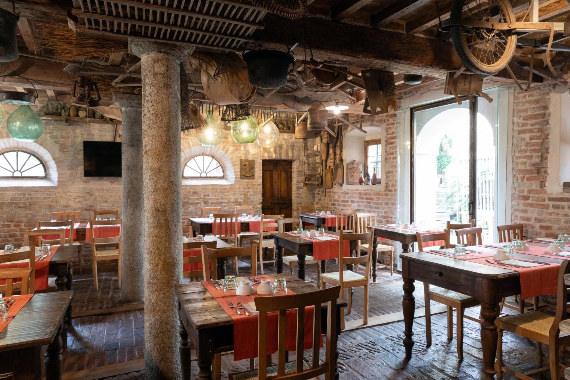 Antica Corte Pallavicina Relais Polesine Parmense Exterior photo