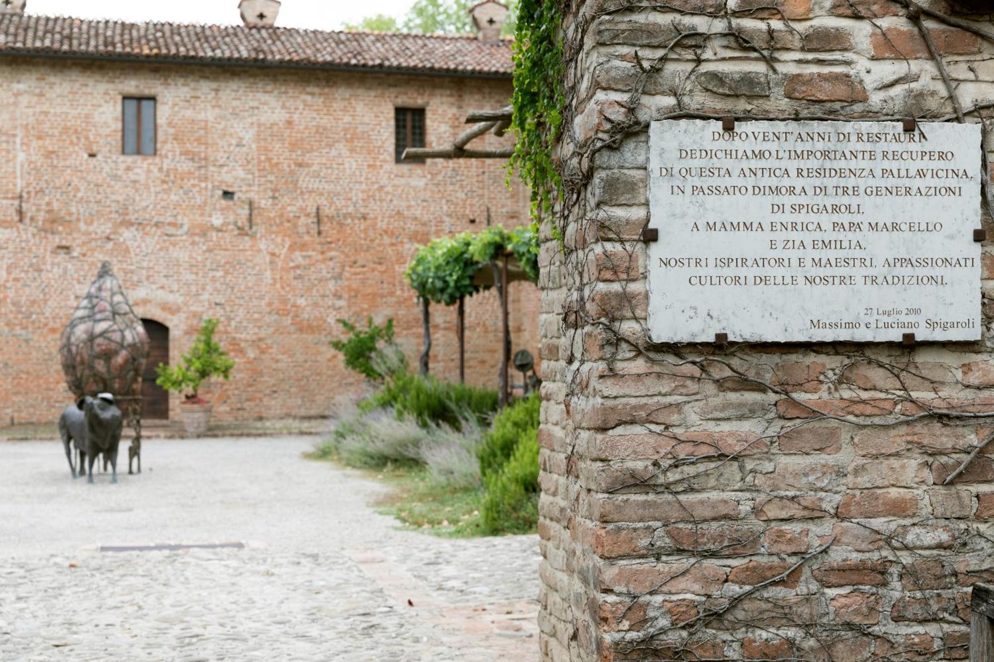 Antica Corte Pallavicina Relais Polesine Parmense Exterior photo